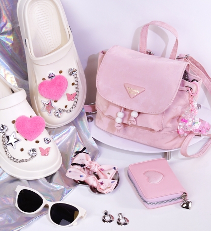 On-Trend Accessories